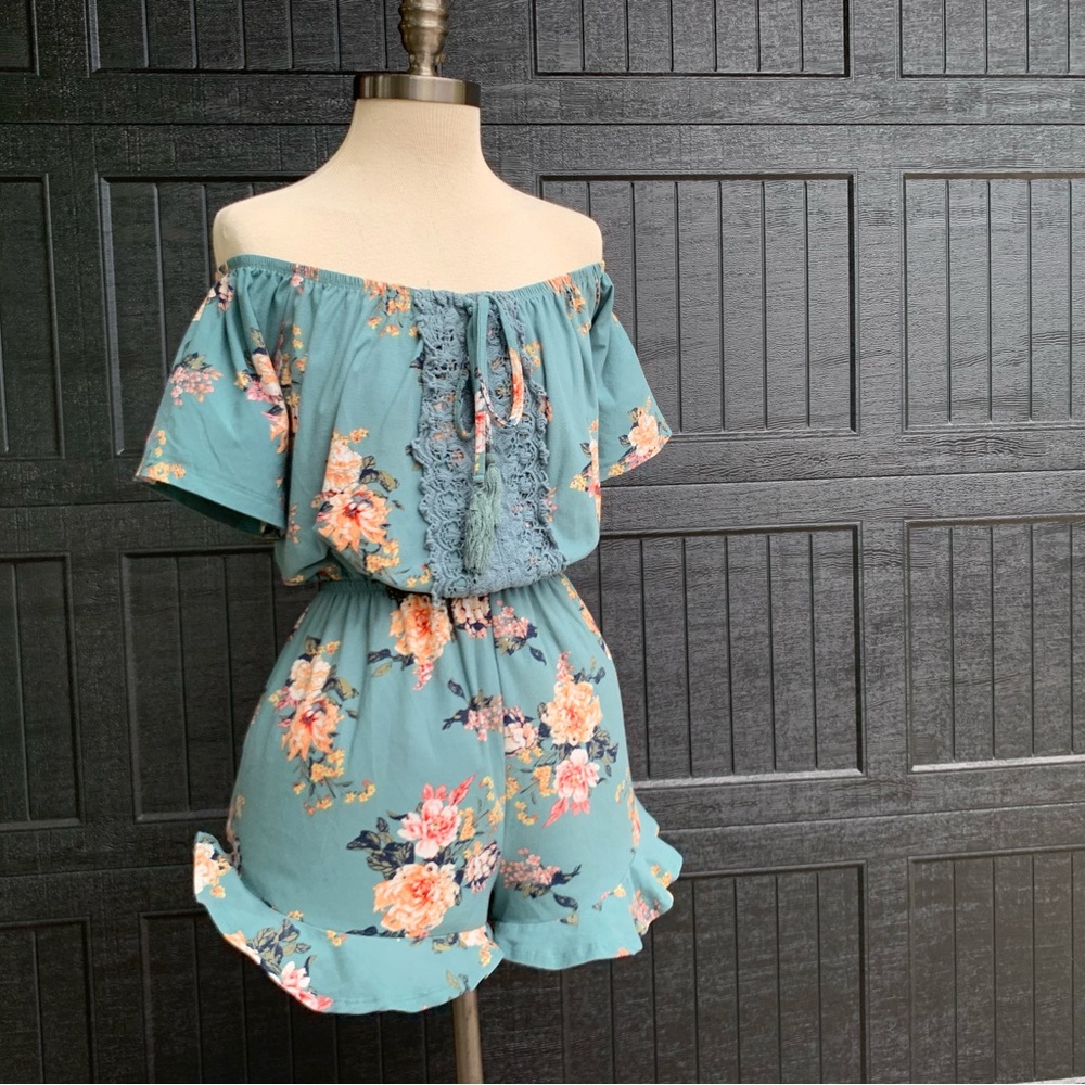 Rue 21 floral off shoulder romper size XL